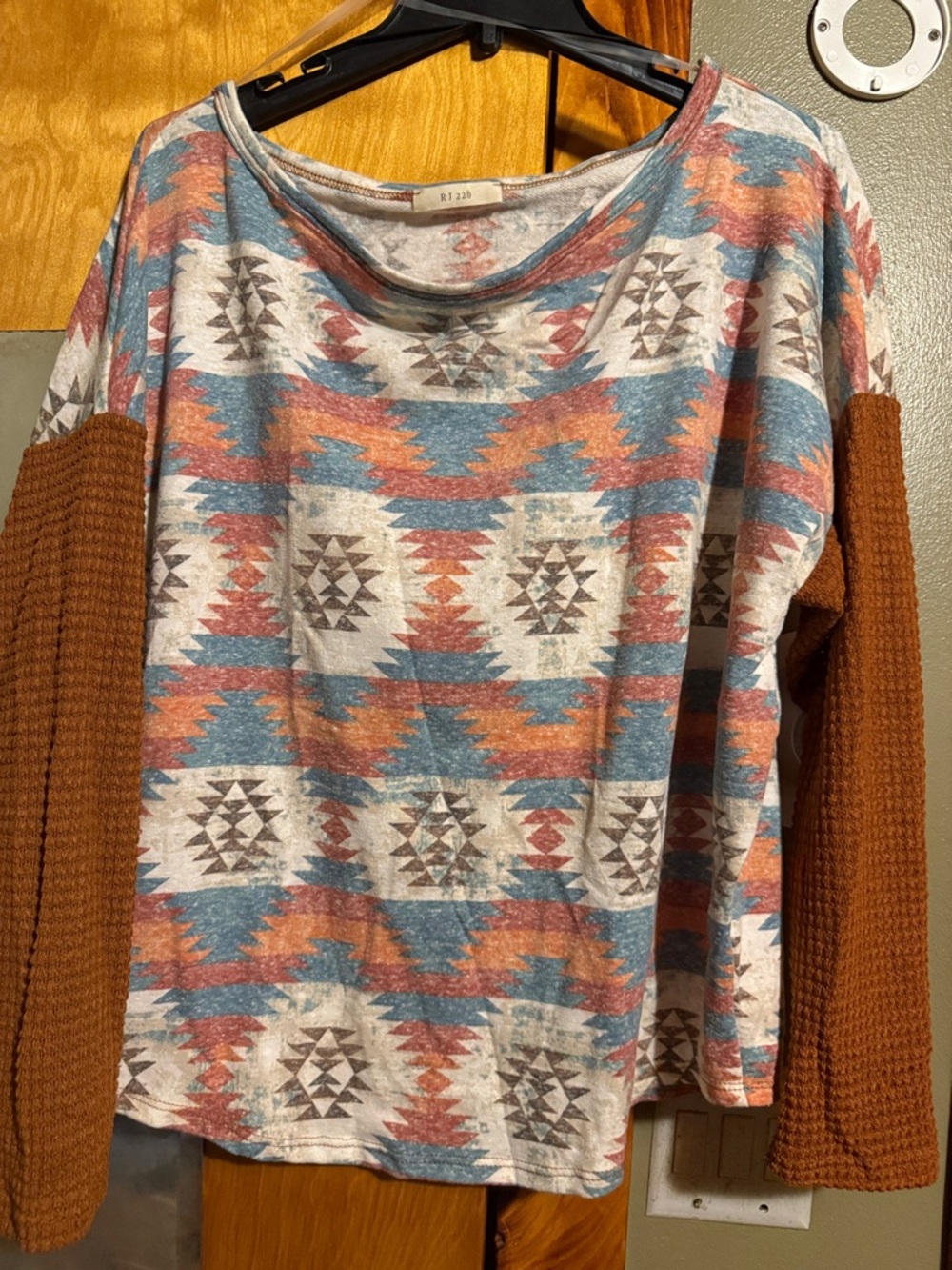 Woven Aztec Print Long Sleeve Tee with Rust Textured Sleeves